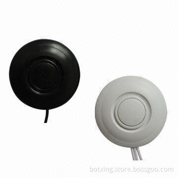New Hang-ear Earhook Earphones with 20 to 20,000Hz Frequency